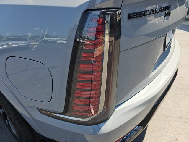Used 2026 Cadillac Escalade IQ Sport 1 w/ LPO, ONYX Package AWD/4WD image 36