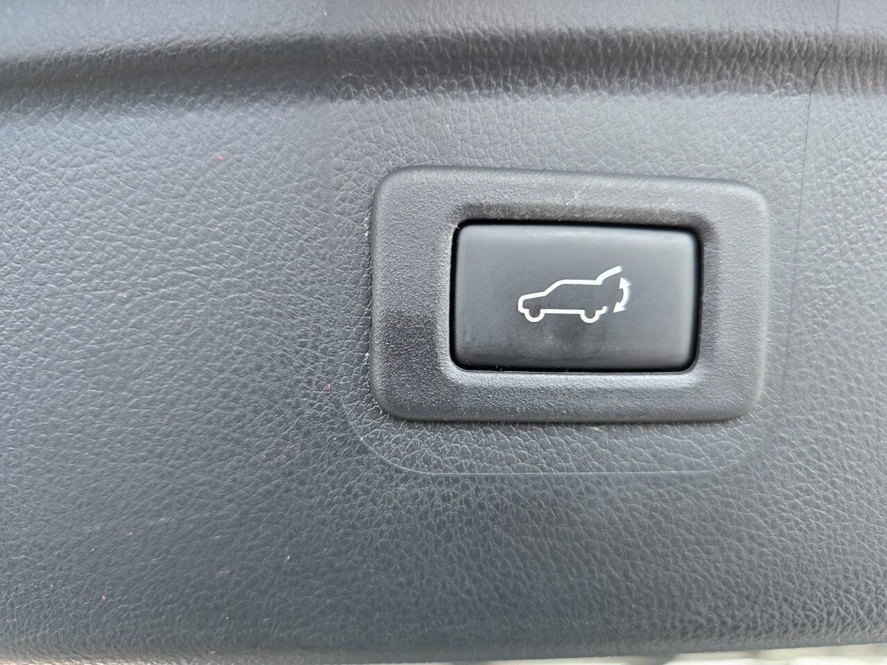 Used 2015 Subaru Outback 2.5i Limited AWD/4WD image 25