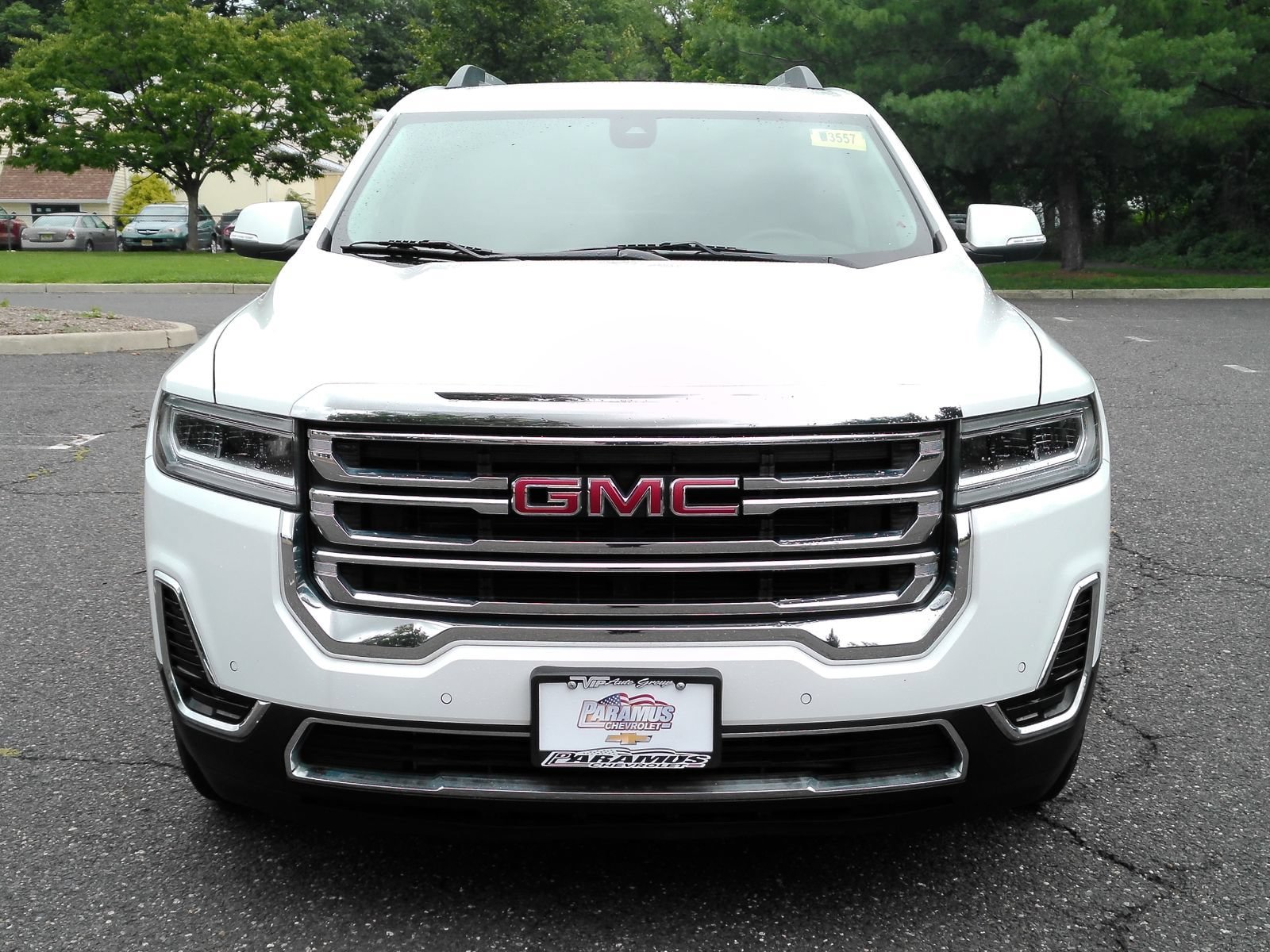 Certified 2023 GMC Acadia SLE w/ Driver Convenience Package AWD/4WD image 3