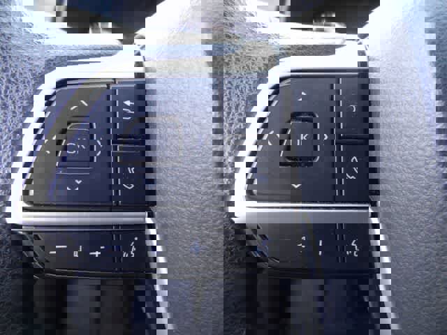 Used 2023 Toyota Highlander L image 19