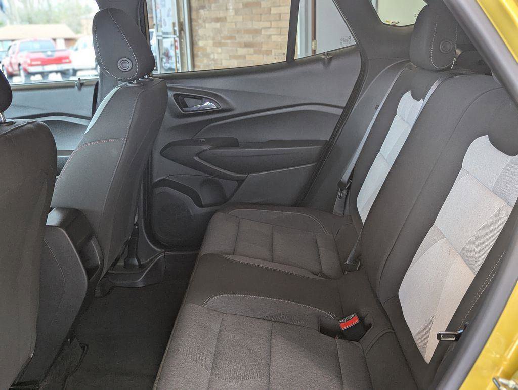 Used 2024 Chevrolet Trax RS w/ Driver Confidence Package FWD image 28