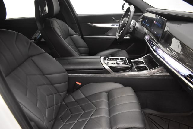 Used 2024 BMW 740i xDrive w/ Executive Package AWD/4WD image 19