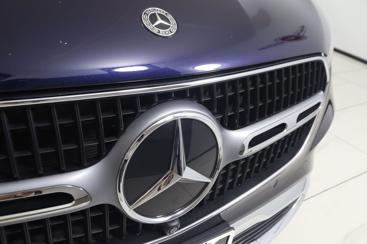 Used 2023 Mercedes-Benz GLC 300 4MATIC w/ Pinnacle Trim Package image 18