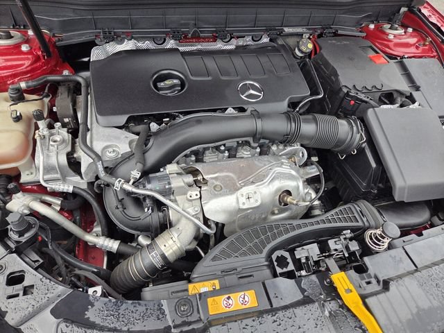 Used 2020 Mercedes-Benz GLB 250 4MATIC image 19