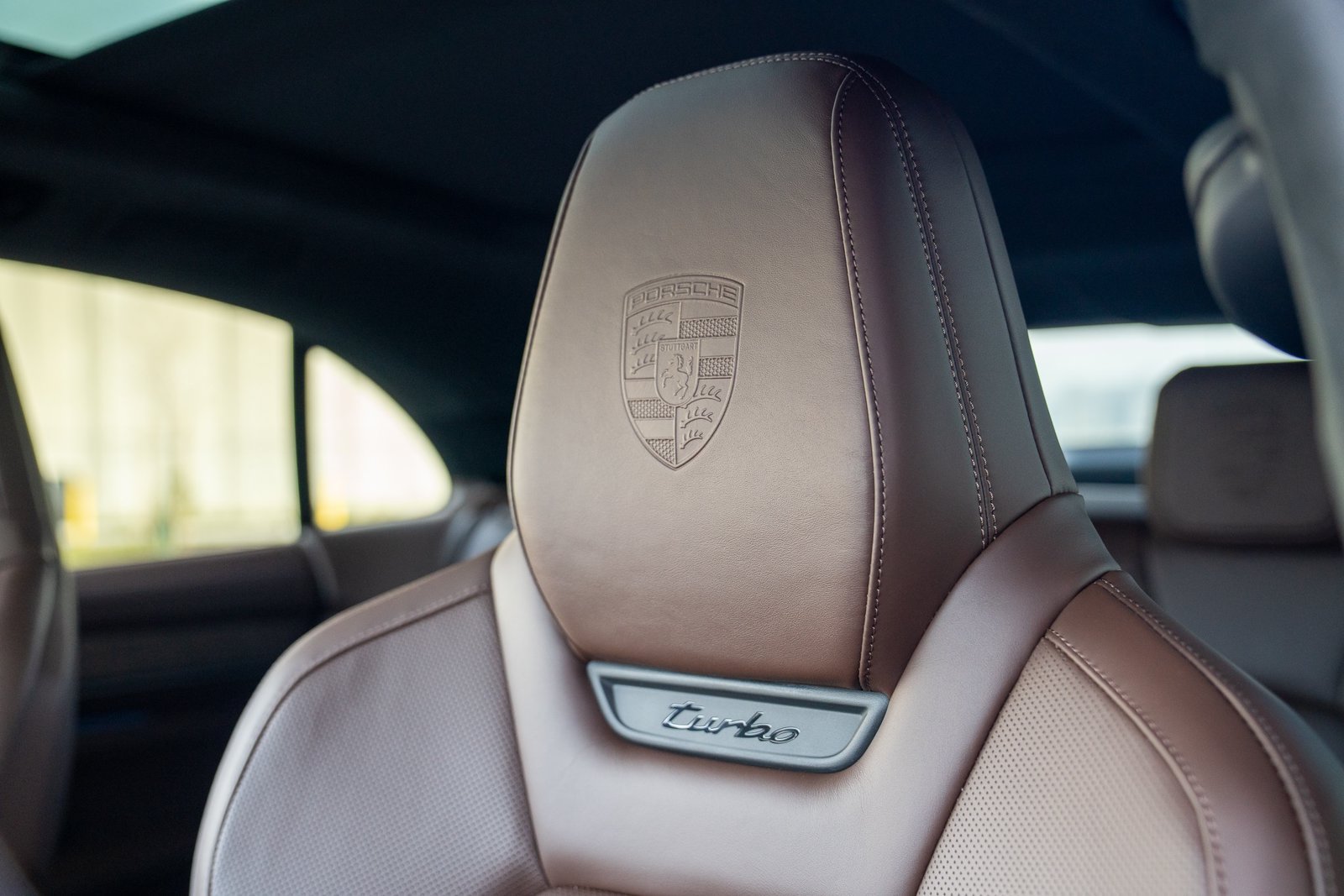 Certified 2025 Porsche Macan Turbo Electric AWD/4WD image 13