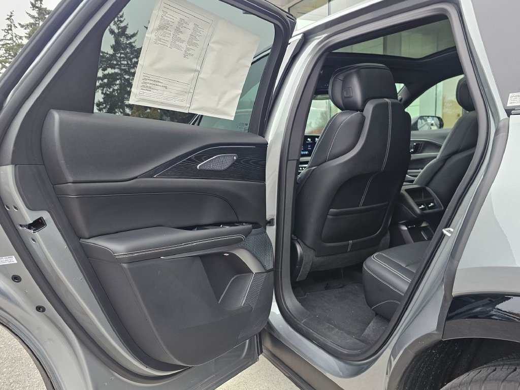 Certified 2024 Cadillac Lyriq Luxury AWD/4WD image 14