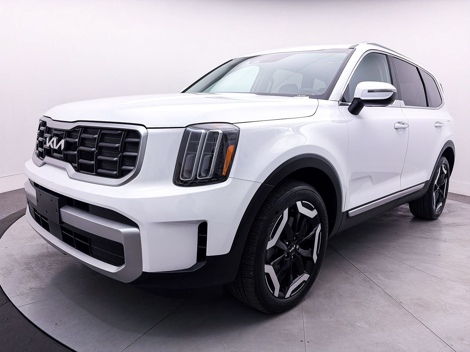 Used 2024 Kia Telluride S FWD image 12