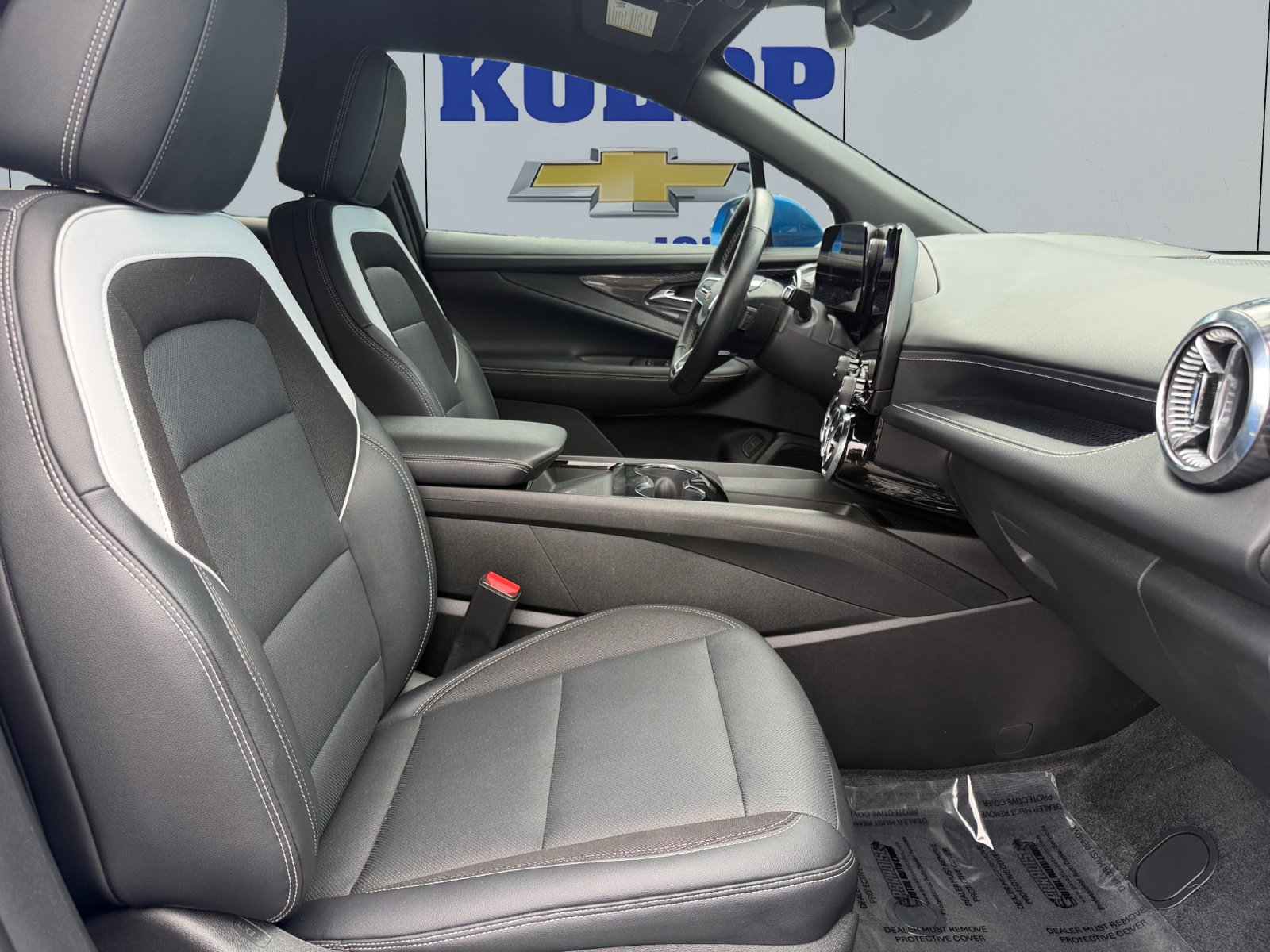 Used 2024 Chevrolet Blazer EV LT AWD/4WD image 17