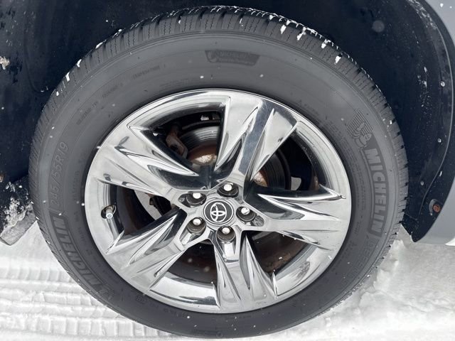 Used 2017 Toyota Highlander Limited image 13
