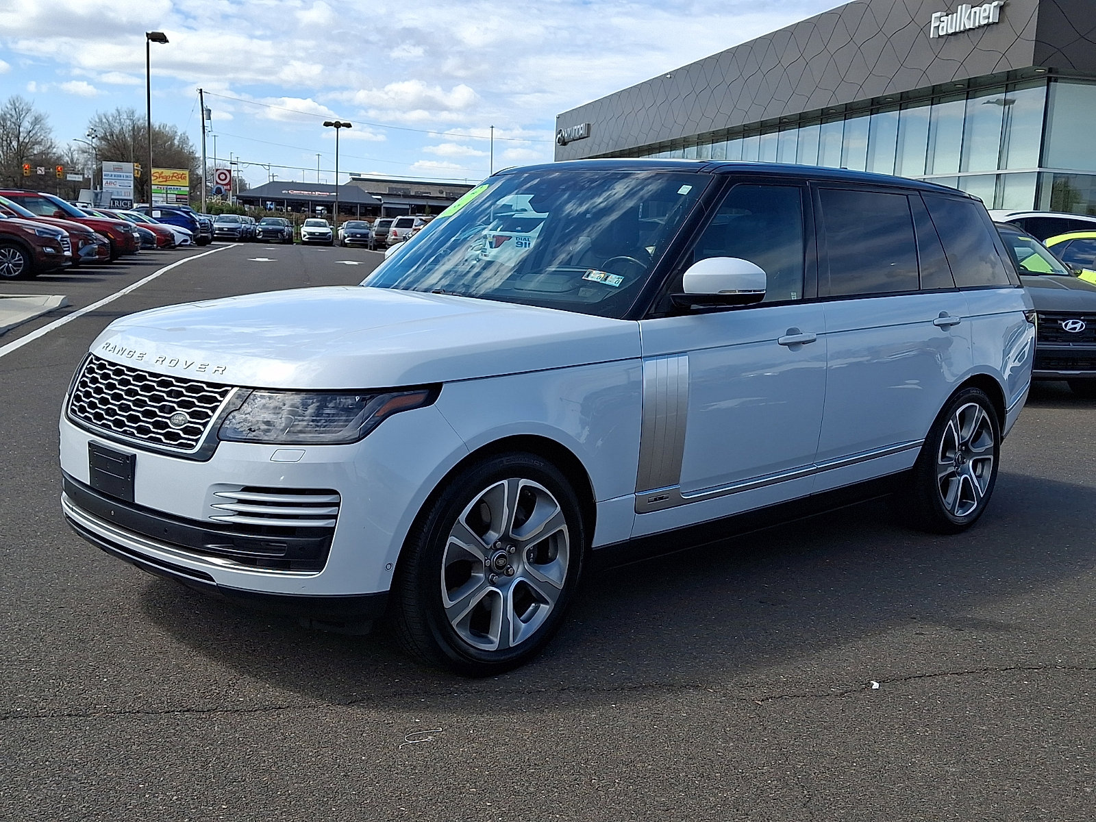 Used 2018 Land Rover Range Rover Long Wheelbase Supercharged image 3