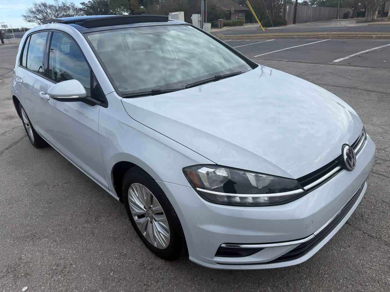 Used 2020 Volkswagen Golf 4-Door image 1