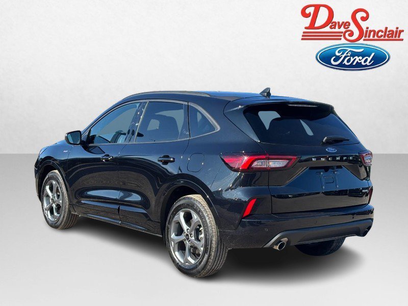 Used 2023 Ford Escape ST-Line w/ Tech Pack #1 AWD/4WD image 9