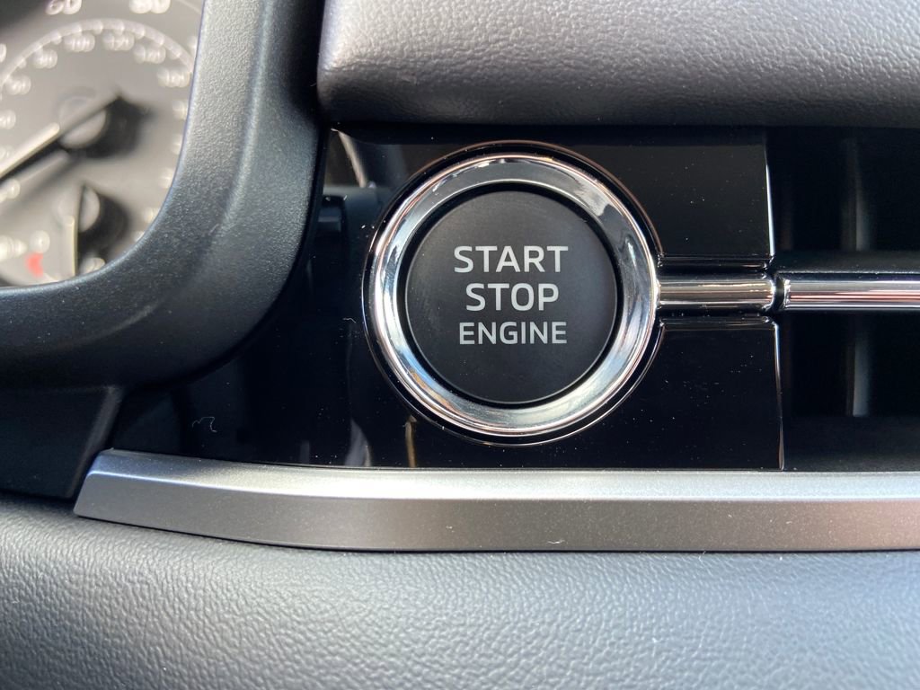 New 2025 Mitsubishi Outlander AWD image 32
