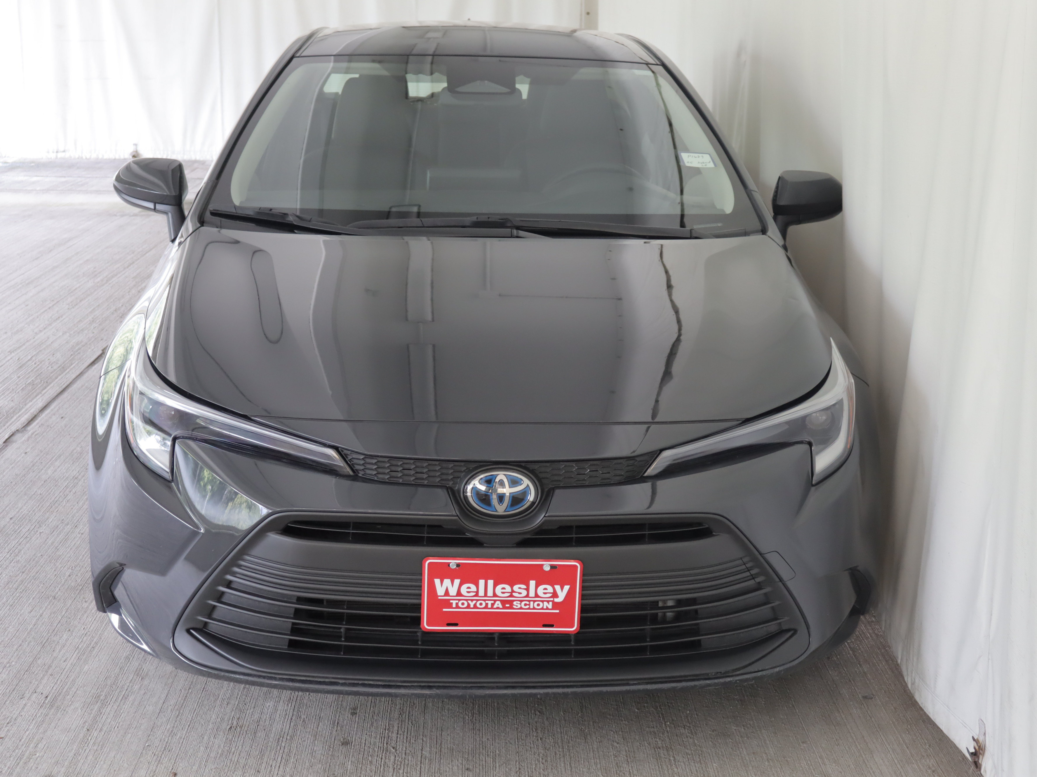 Used 2025 Toyota Corolla LE w/ LE Premium Package FWD image 3