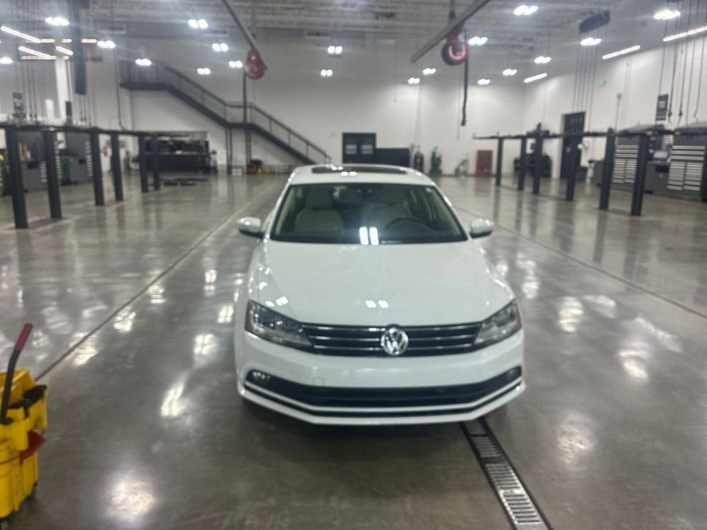 Used 2017 Volkswagen Jetta SEL FWD image 2