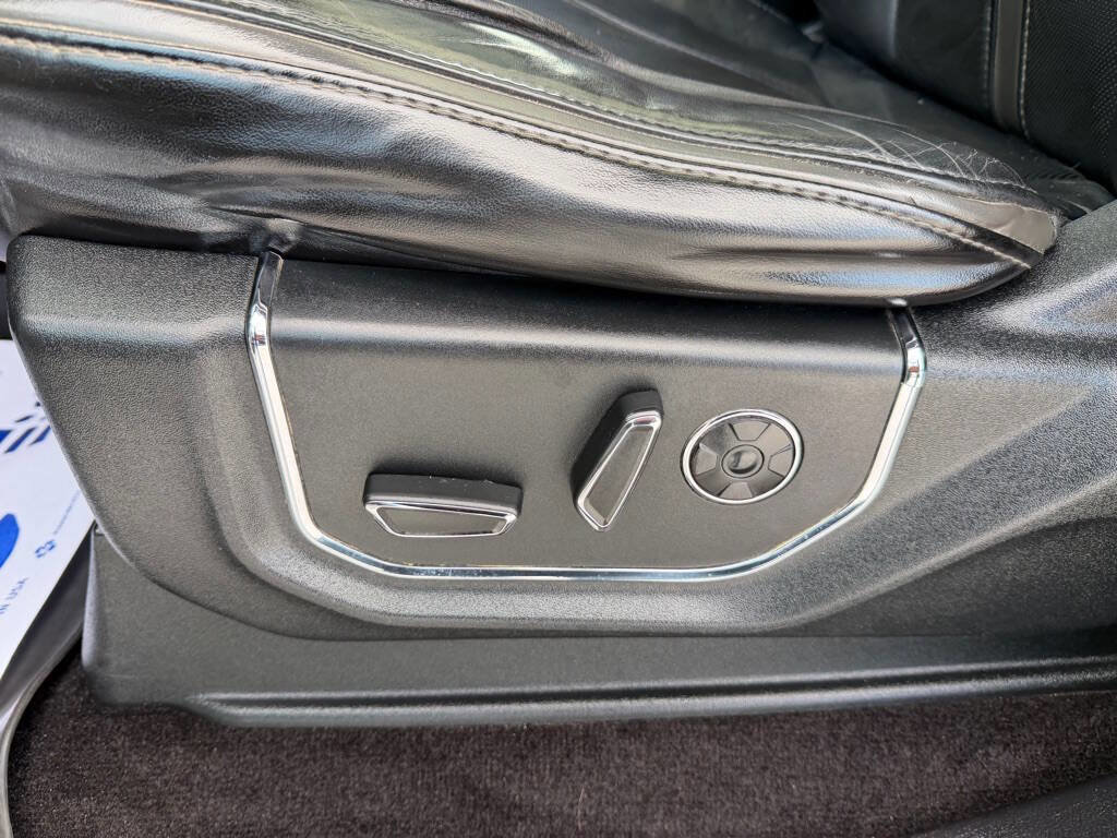 Used 2017 Ford F150 Platinum w/ Equipment Group 701A Luxury AWD/4WD image 15