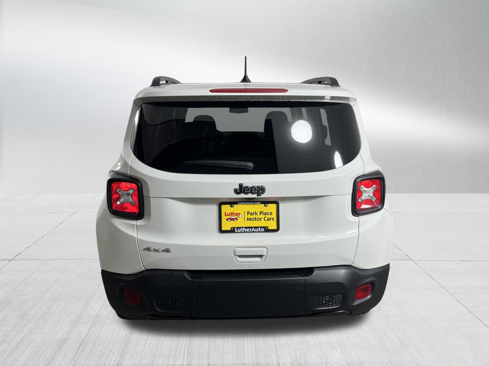 Used 2023 Jeep Renegade Latitude w/ Premium Group AWD/4WD image 6