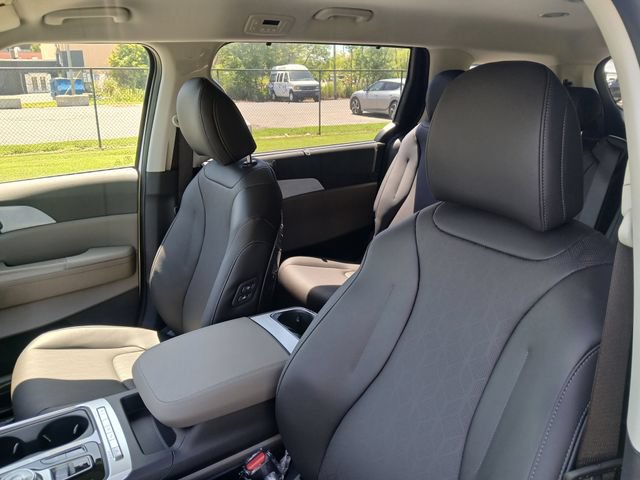 New 2026 Kia Carnival EX FWD image 41