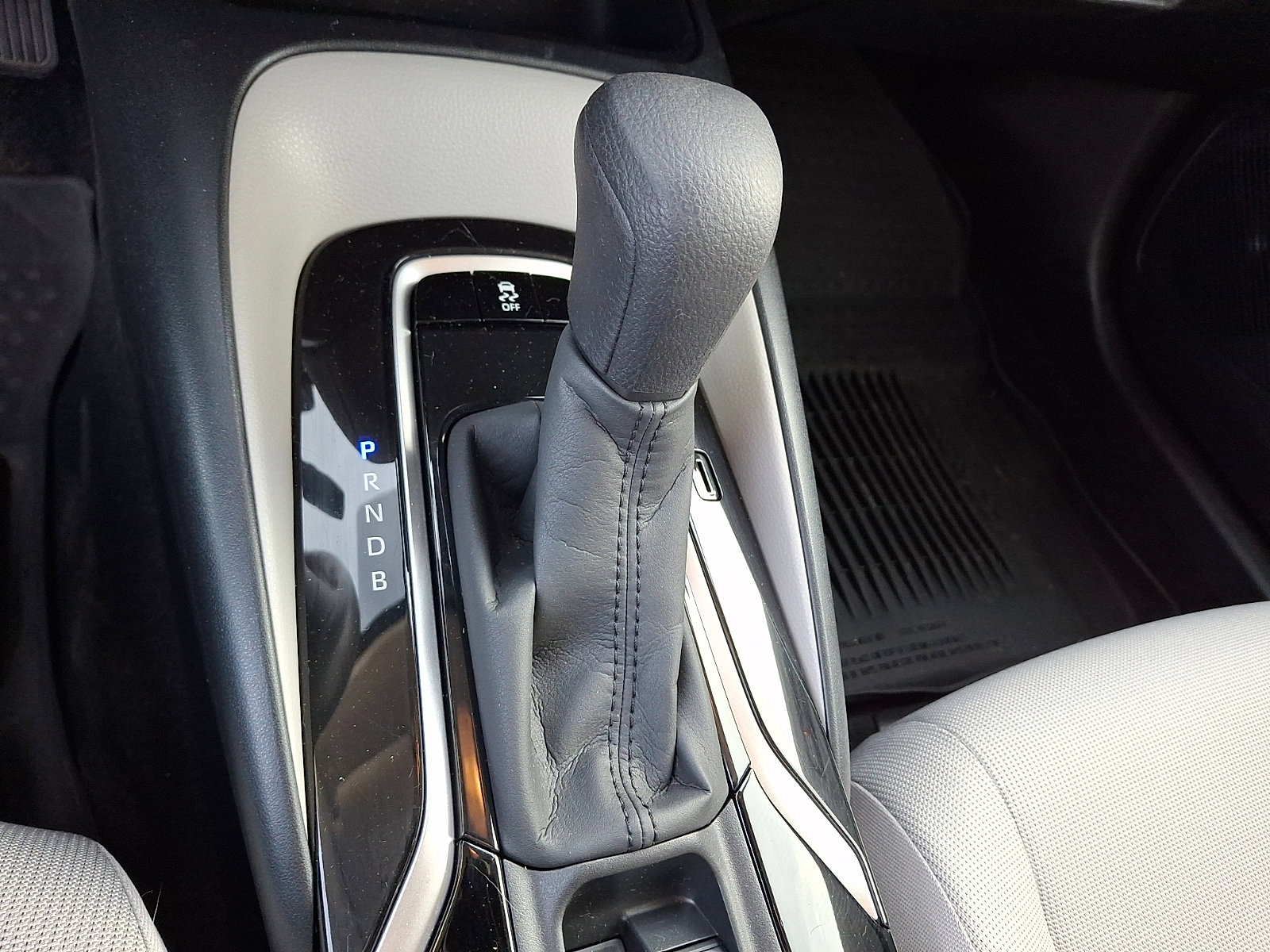 Used 2022 Toyota Corolla LE image 19