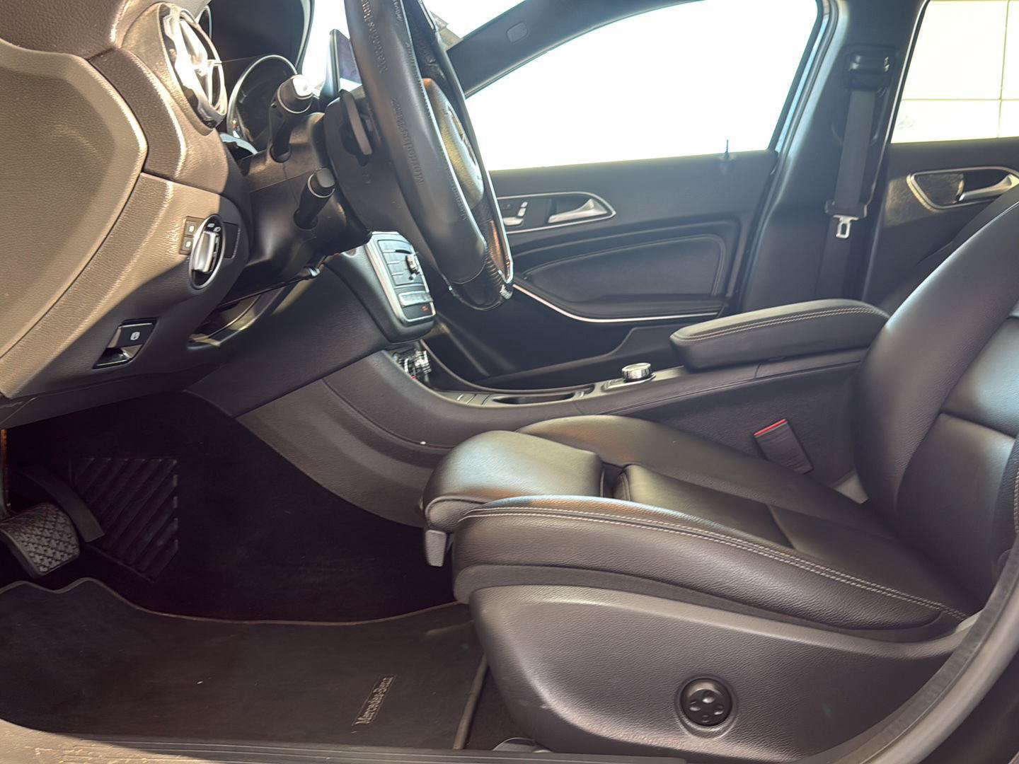 Used 2019 Mercedes-Benz GLA 250 4MATIC w/ Multimedia Package image 18