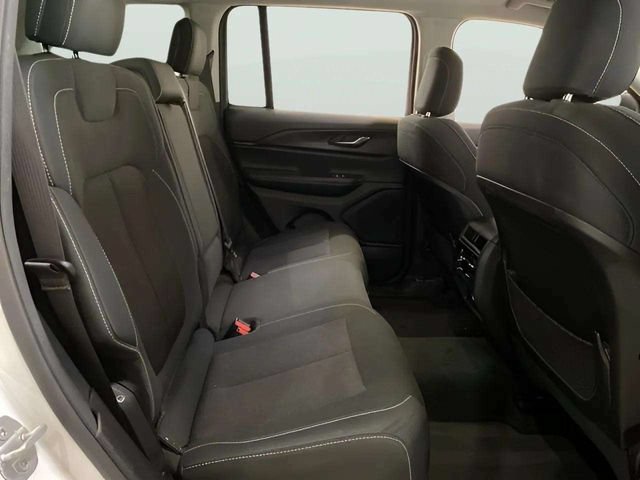 Used 2024 Jeep Grand Cherokee Laredo RWD image 66
