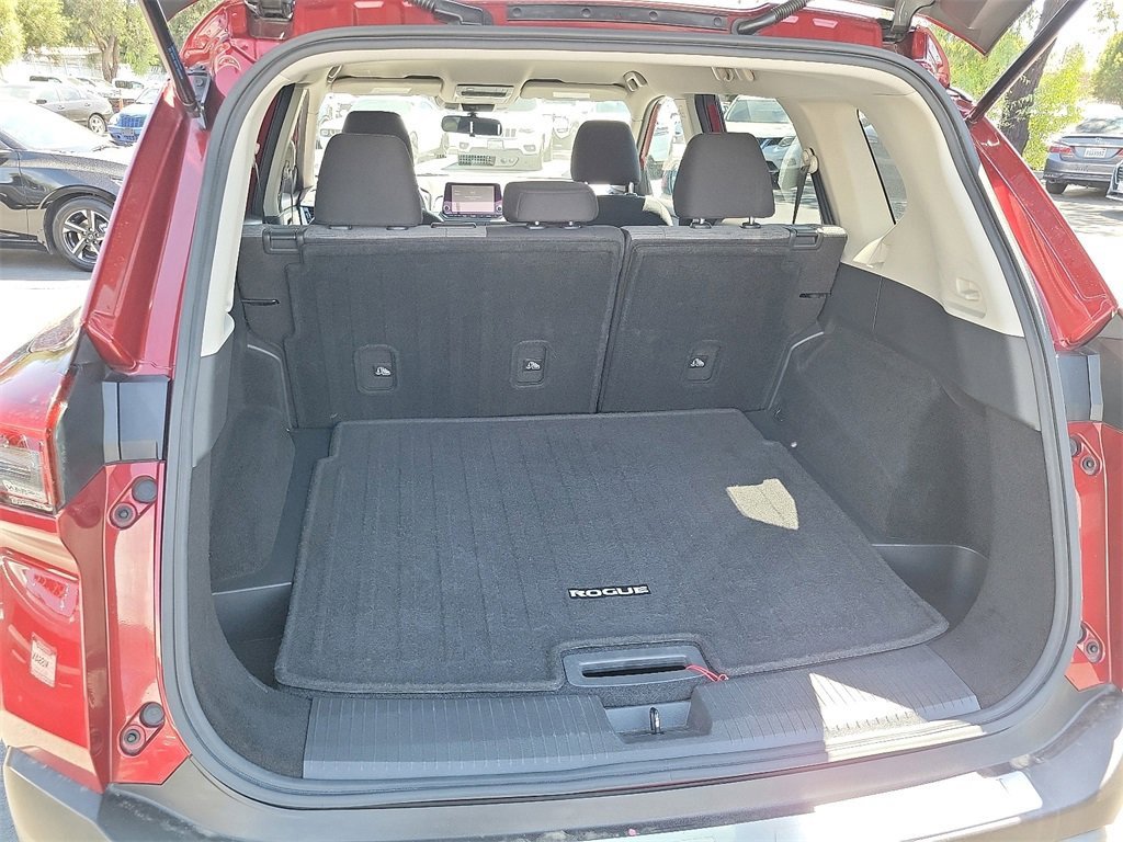 Used 2021 Nissan Rogue SV image 22