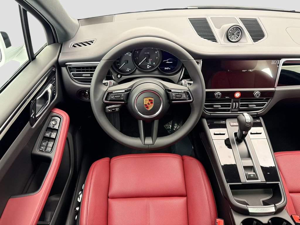 Used 2026 Porsche Macan AWD/4WD image 13