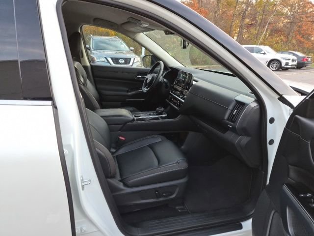 Used 2022 Nissan Pathfinder SL image 14