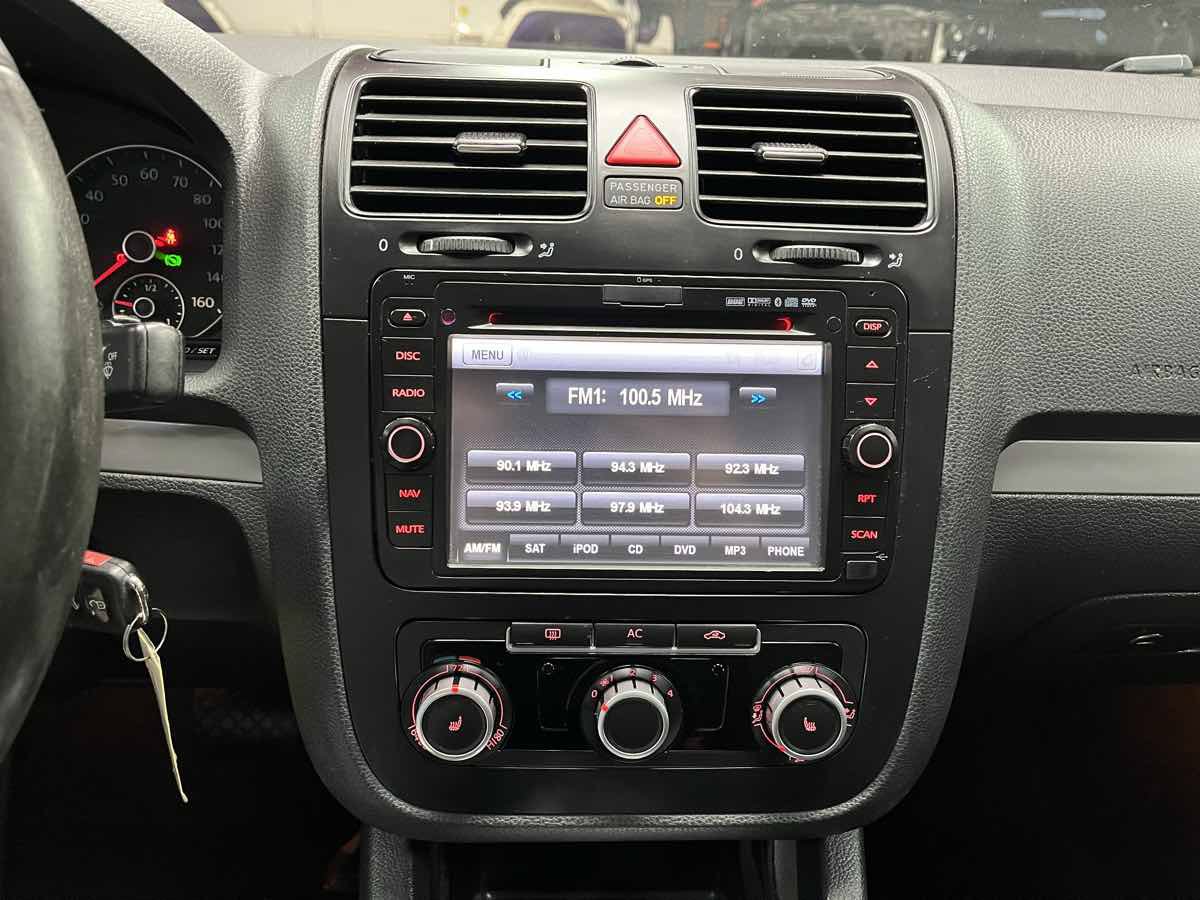 Used 2010 Volkswagen Jetta Limited Edition FWD image 16