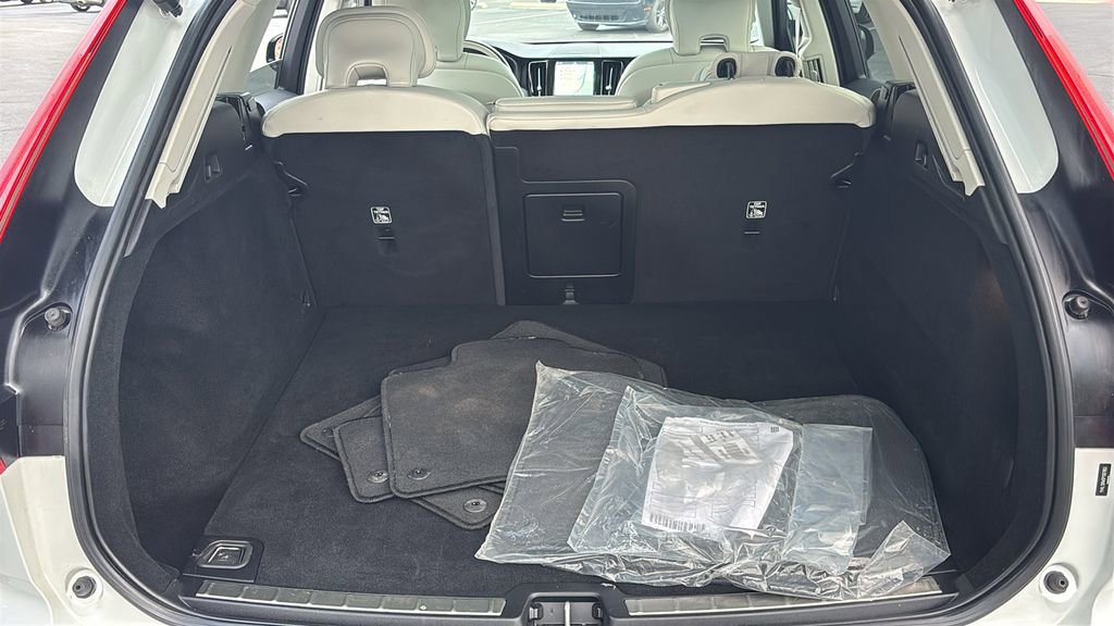 Used 2023 Volvo XC60 B5 Plus w/ Climate Package image 31