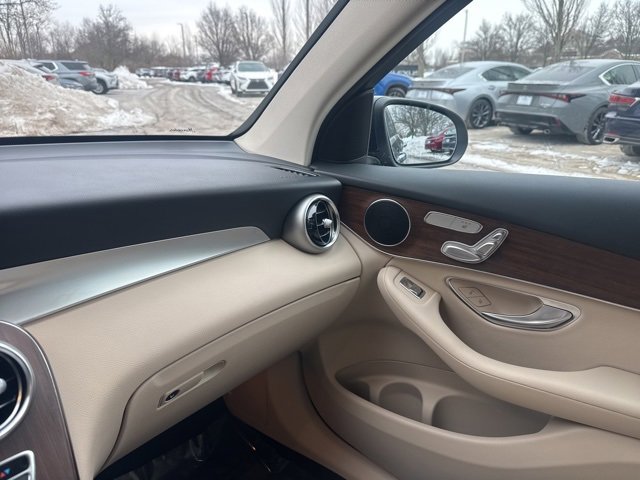Used 2021 Mercedes-Benz GLC 300 4MATIC image 27
