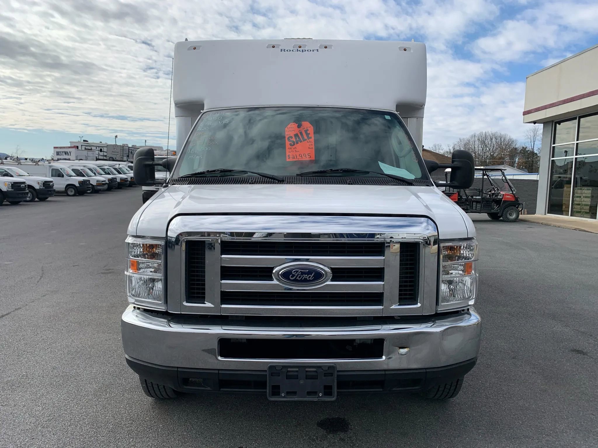 Used 2019 Ford E-450 and Econoline 450 Super Duty w/ Power Windows & Locks Group image 2