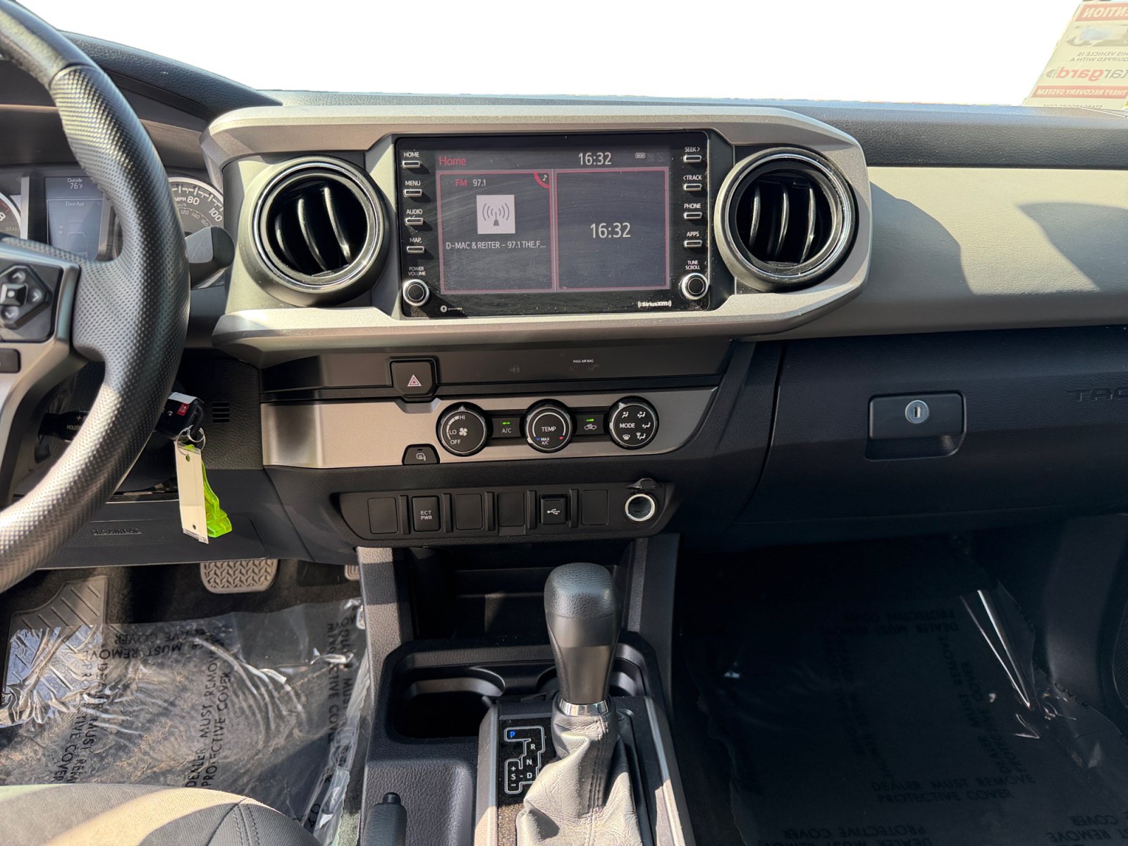 Used 2021 Toyota Tacoma SR5 w/ SR5 Appearance Package (SM) RWD image 11