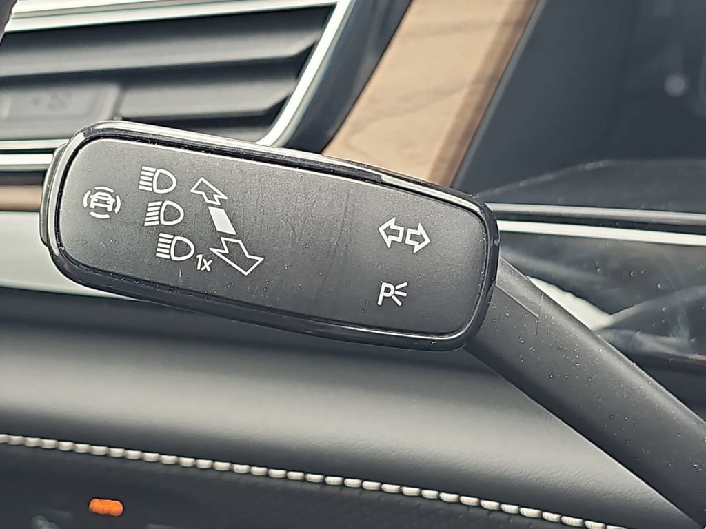 Used 2025 Volkswagen Atlas SE FWD image 35