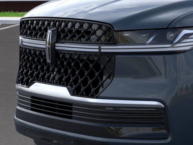 New 2025 Lincoln Navigator L Reserve w/ Jet Appearance Package image 17