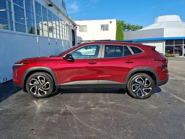 Certified 2024 Chevrolet Trax RS w/ Sunroof Package FWD image 8