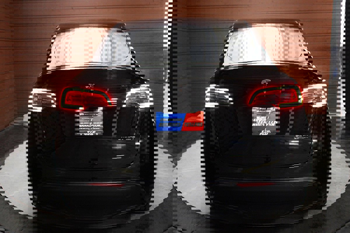 Used 2022 Tesla Model Y Long Range image 2