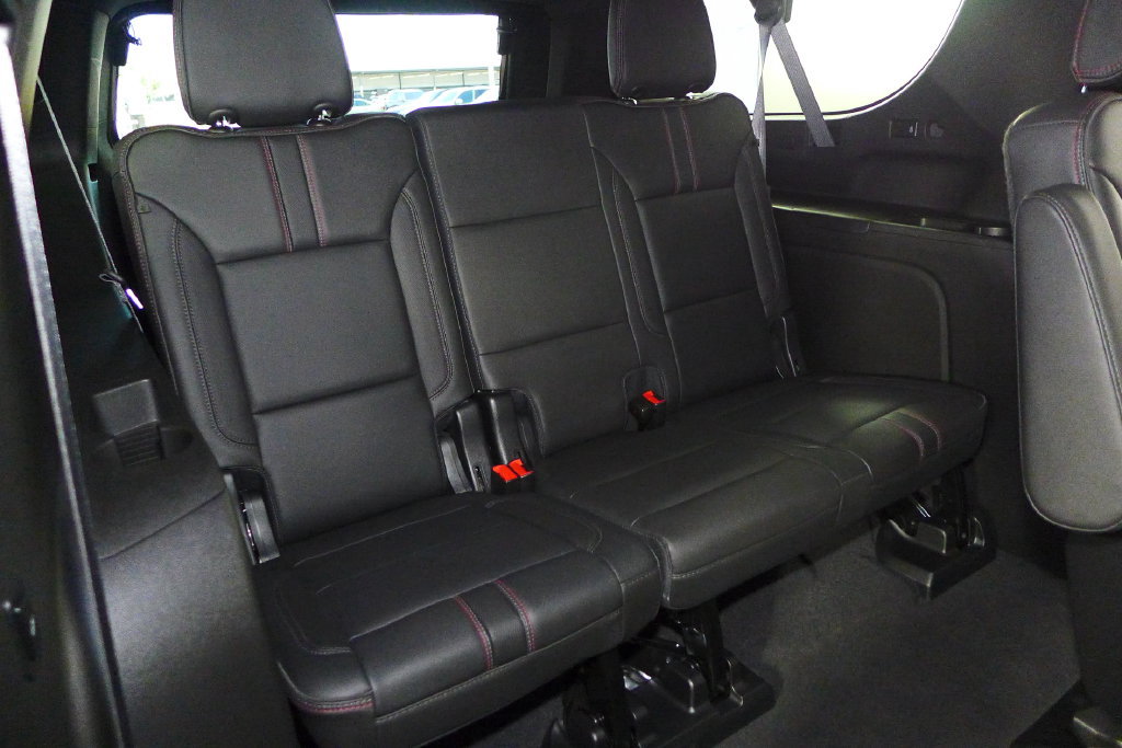 Used 2022 Chevrolet Suburban RST w/ Sport Performance Package AWD/4WD image 20