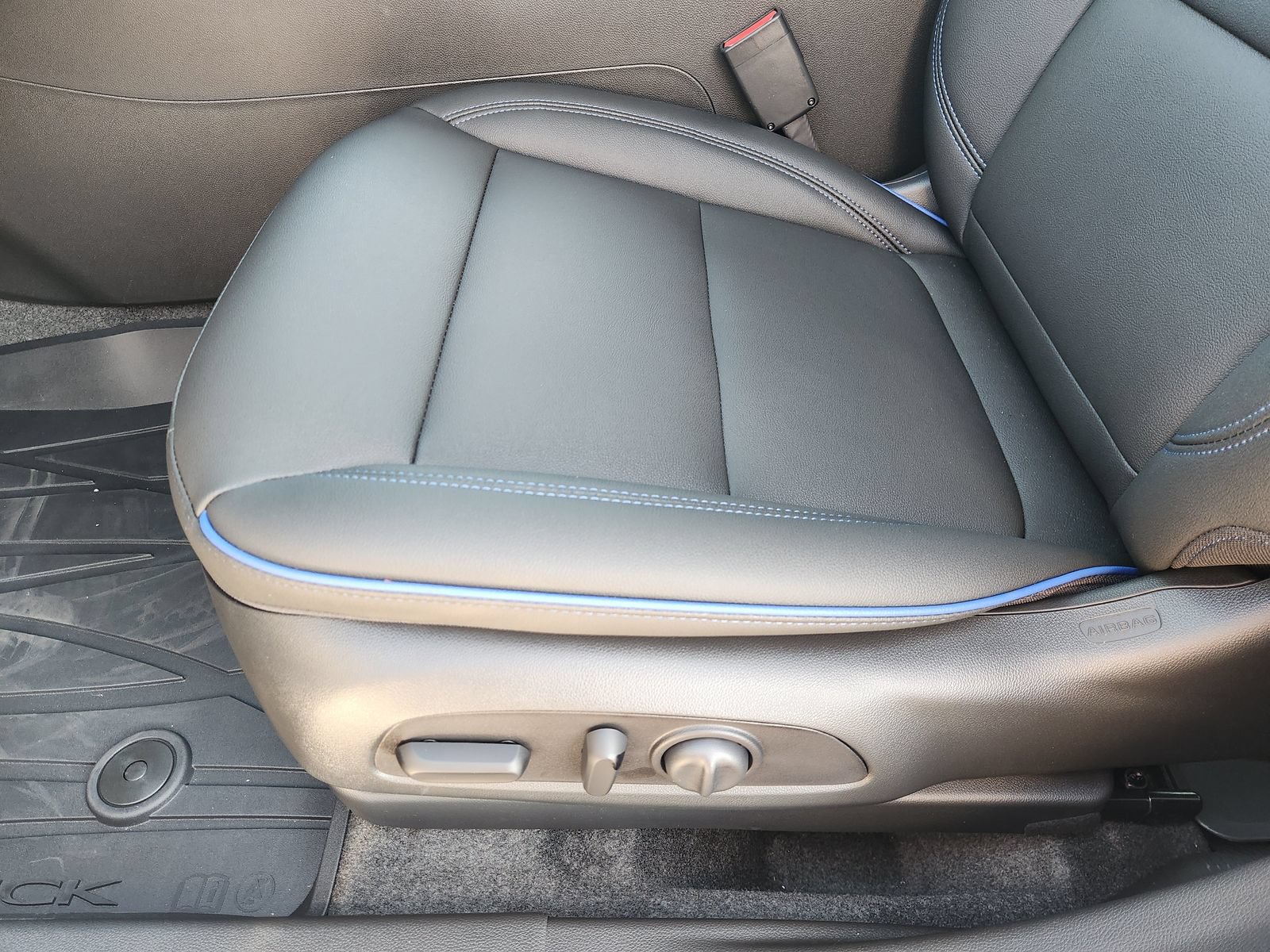 New 2026 Buick Envista Sport Touring w/ Convenience I Package FWD image 29
