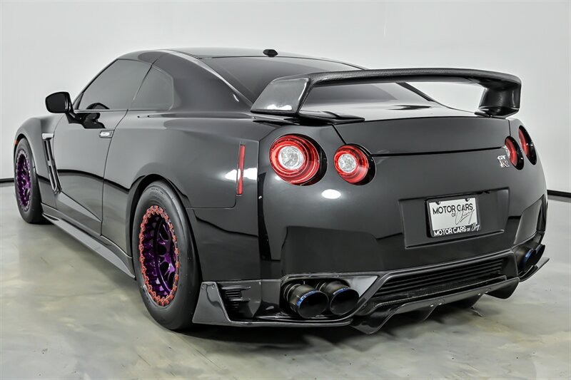 Used 2016 Nissan GT-R Black Edition AWD/4WD image 8