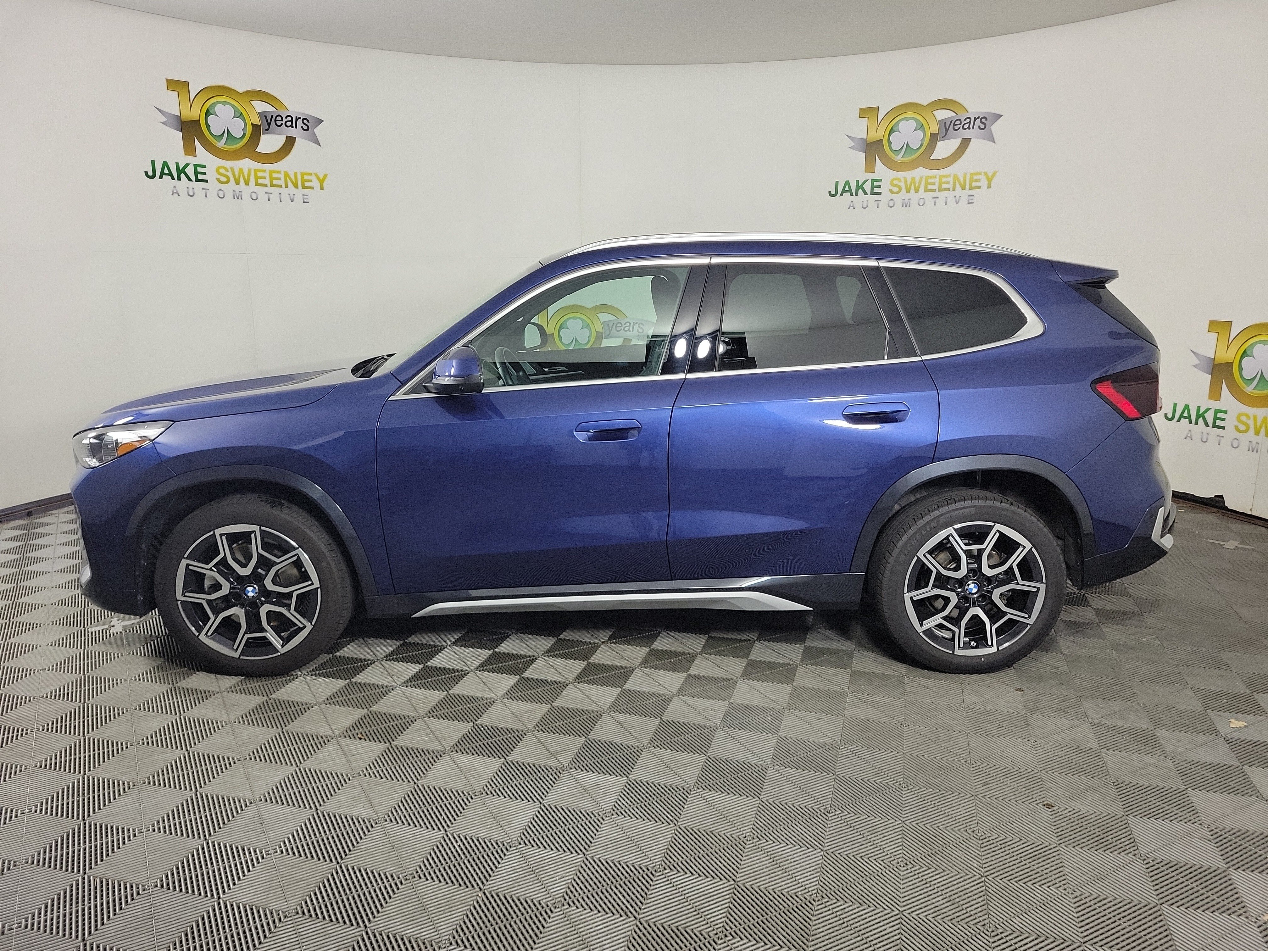 Certified 2025 BMW X1 xDrive28i w/ Technology Package AWD/4WD image 4