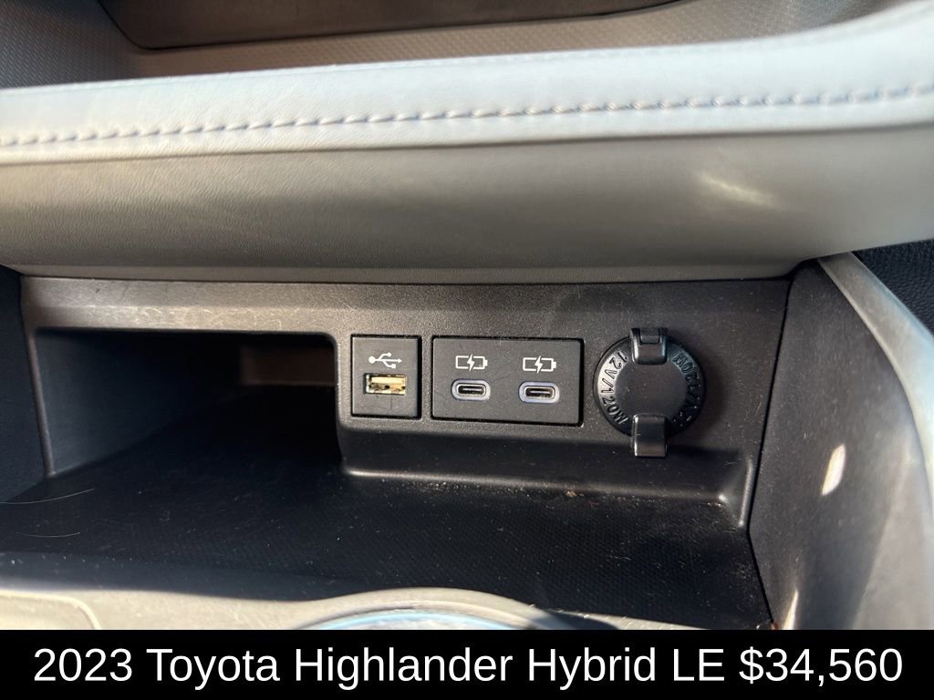 Used 2023 Toyota Highlander LE image 29