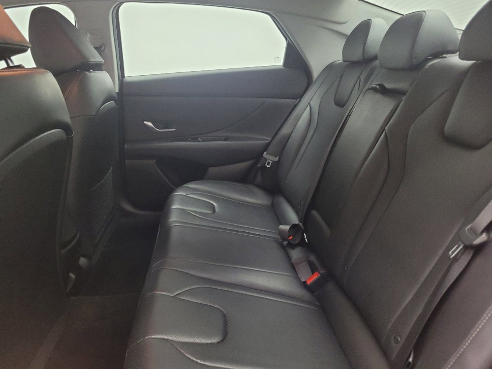 Used 2025 Hyundai Elantra Limited FWD image 18
