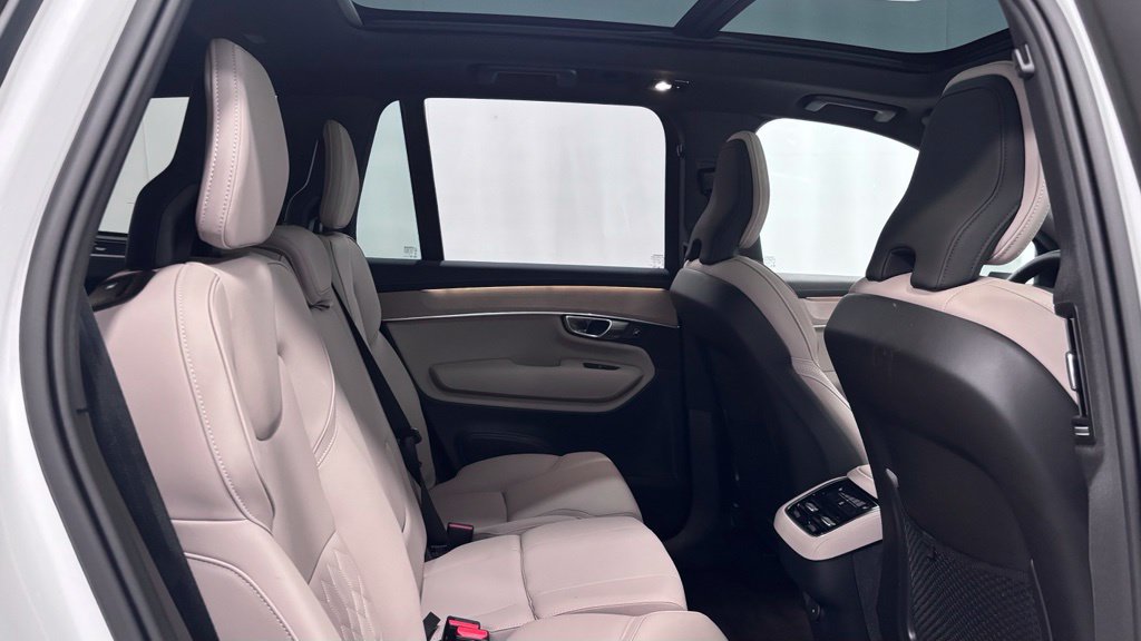 Certified 2026 Volvo XC90 B6 Plus AWD/4WD image 25