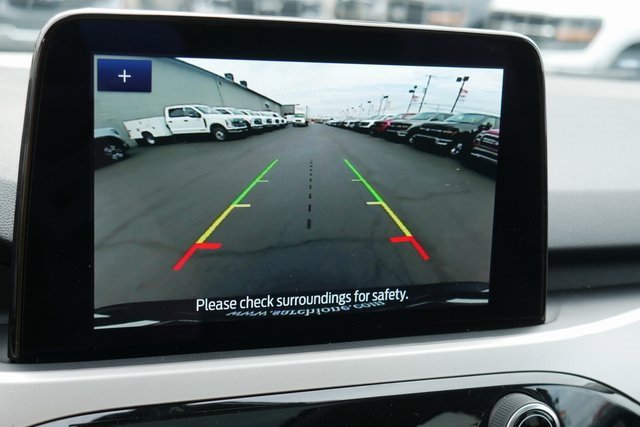 Used 2022 Ford Escape SE w/ SE Sport Appearance Package image 5