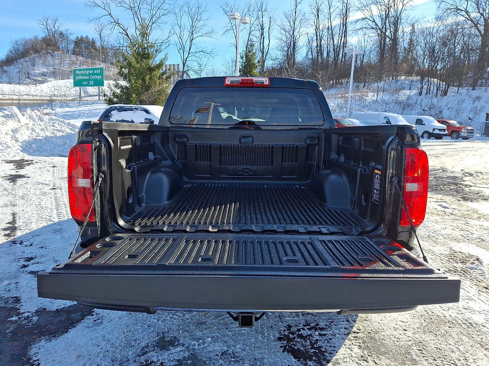 Used 2018 Chevrolet Colorado W/T image 25