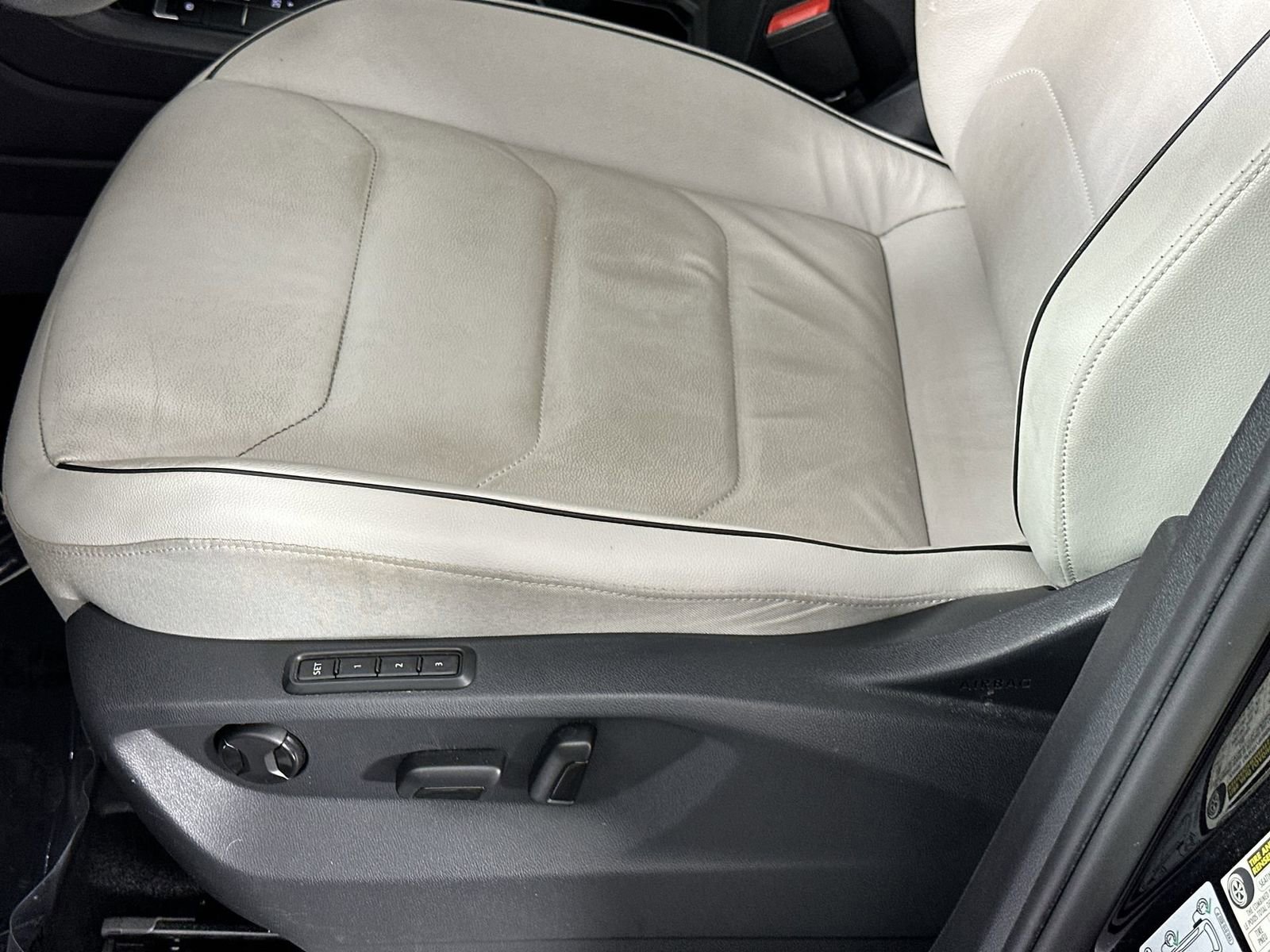 Used 2020 Volkswagen Tiguan SEL Premium R-Line image 16