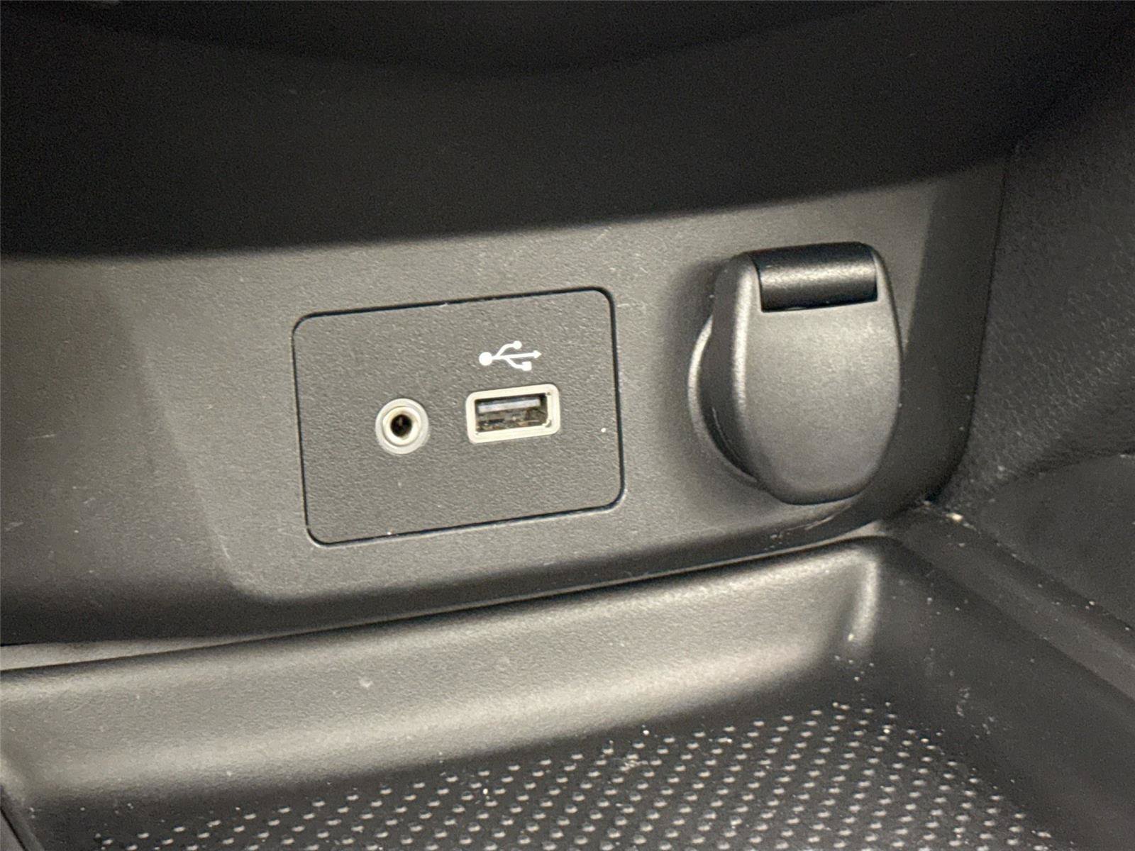 Used 2018 Nissan Rogue SL w/ Premium Package FWD image 28