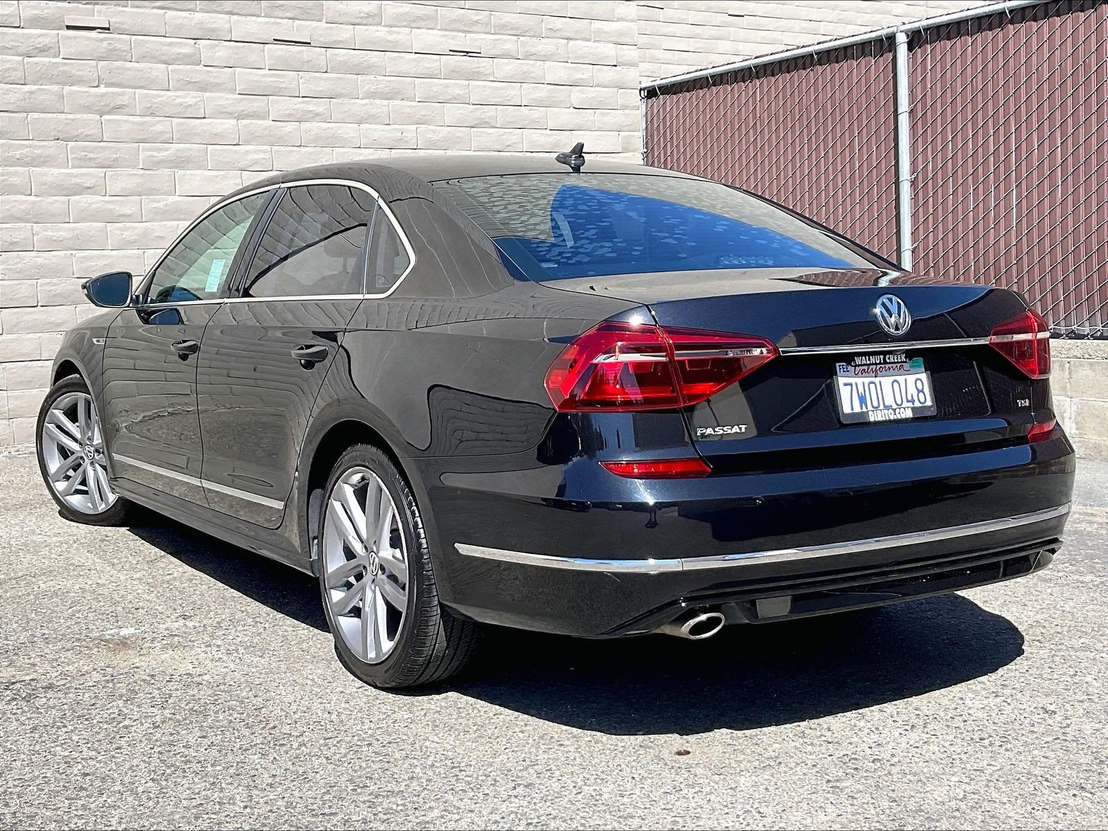 Used 2017 Volkswagen Passat 1.8T R-Line FWD image 10