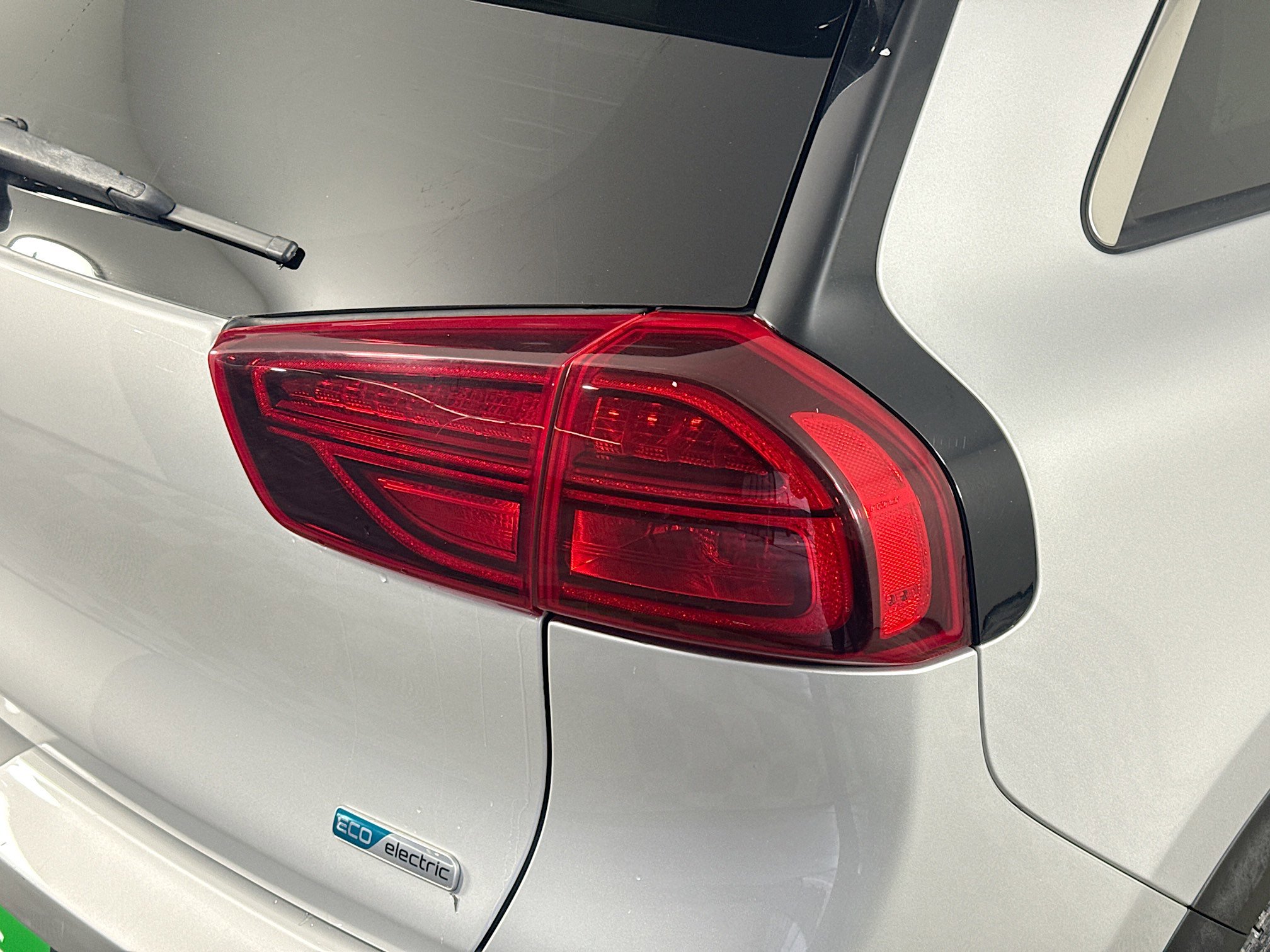 Used 2020 Kia Niro EX Premium image 34